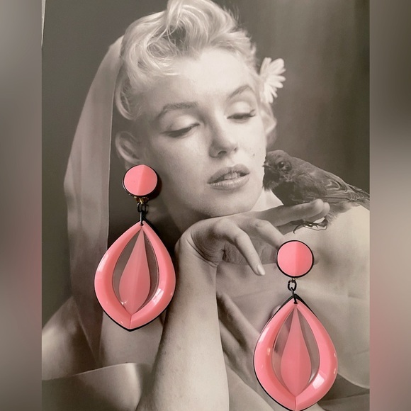 Vintage 1960s rare clip on Pink Acrylic Drop Earrings German - Picture 1 of 5
